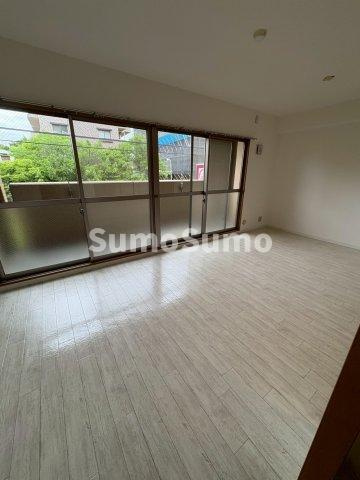 コンフォート西神戸の居間・リビング|ゆったりとした居間です