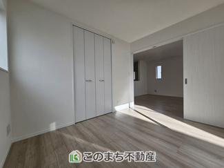 【洋室】 | ハートフルタウン宇都宮市今泉町2541番　B号棟 | 日当たりが良く明るい洋室です。クローゼット付きで家具の配置がしやすく居心地の良いプライベート空間を演出します。