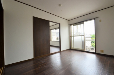 【居間・リビング】 | グランハイム柳沢 | ゆったりとした居間です