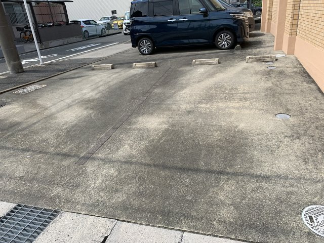 アンソレイエの駐車場