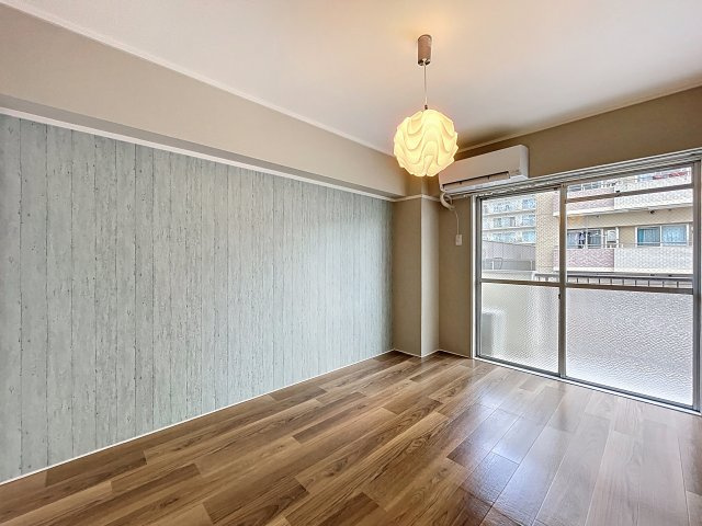 マルビシマンション天満の洋室|明るい洋室です