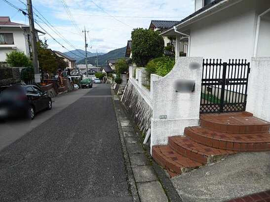 【前面道路含む現地写真】