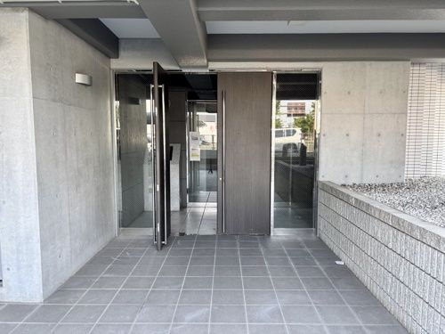 Ｓ－ＦＯＲＴ平成けやき通りのエントランス