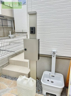 【設備】 | 水廻り集中型　食洗器付き　リビングイン階段　全6棟　3号棟　新井