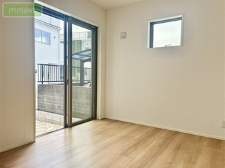 【洋室】 | WIクローク付き　全6棟　1号棟　新井