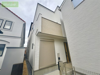 【外観】 | WIクローク付き　全6棟　1号棟　新井 | 販売現地　カジュアルな外観です♪