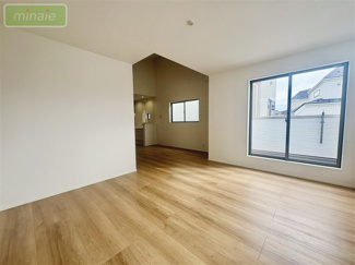 【居間・リビング】 | WIクローク付き　全6棟　1号棟　新井