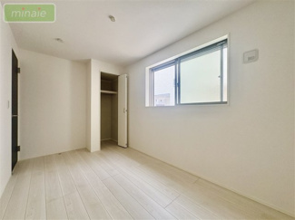 【洋室】 | 水廻り集中型　食洗器付き　リビングイン階段　全6棟　6号棟　新井