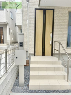 【玄関】 | 水廻り集中型　食洗器付き　リビングイン階段　全6棟　6号棟　新井