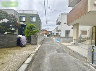 【前面道路含む現地写真】 | 水廻り集中型　食洗器付き　リビングイン階段　全6棟　6号棟　新井