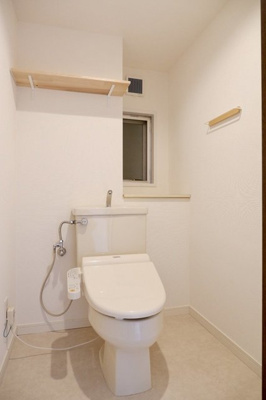 【トイレ】 | あさかヴィレッジパティオ棟 | 落ち着いた色調のトイレです