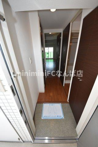 アーデン四ツ橋プライマリーワンの玄関