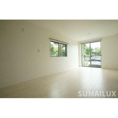 国府４丁目貸家の洋室