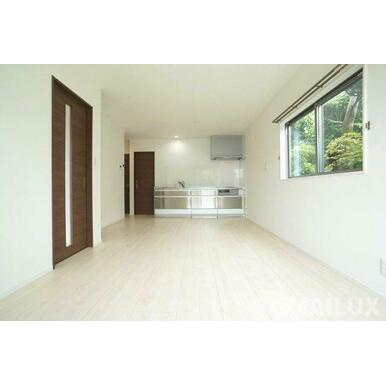 国府４丁目貸家の居間・リビング