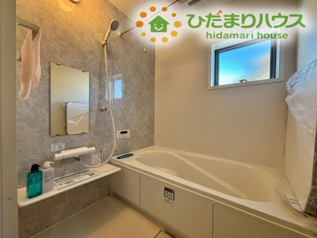 嵐山町志賀　第2　新築一戸建て　リーブルガーデン　01の浴室|足を伸ばしてゆったりと浸かれる浴槽で、1日の疲れをリフレッシュ。
お子様とのバスタイムも窮屈さを感じず、楽しく過ごせる広さが嬉しいポイントです♪
