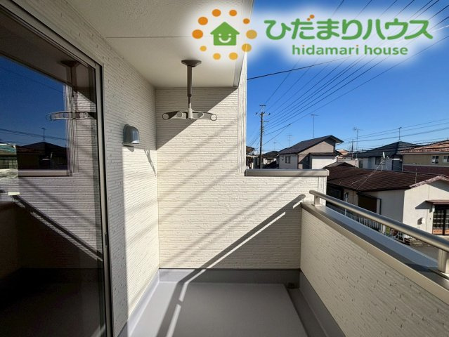 嵐山町志賀　第2　新築一戸建て　リーブルガーデン　01のバルコニー|陽当たり・通風ともに良好な広々バルコニーです！
洗濯物を一度にたくさん干せるだけでなく、奥行きがあるためお布団干しも楽々行えます★