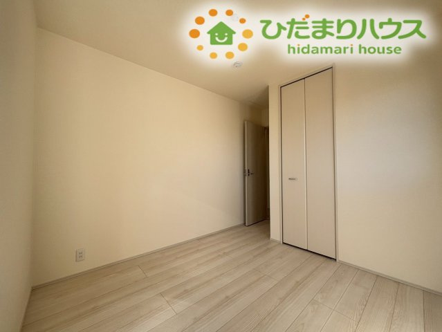 嵐山町志賀　第2　新築一戸建て　リーブルガーデン　01の寝室|クローゼットも完備されているので、お部屋の中に荷物が溢れずスッキリと保てますね◎