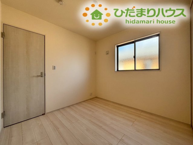 嵐山町志賀　第2　新築一戸建て　リーブルガーデン　01の洋室|扉を閉めれば各部屋のプライベート空間が守られるため、家族それぞれが自分時間を大切に過ごせる設計になっているのが魅力☆