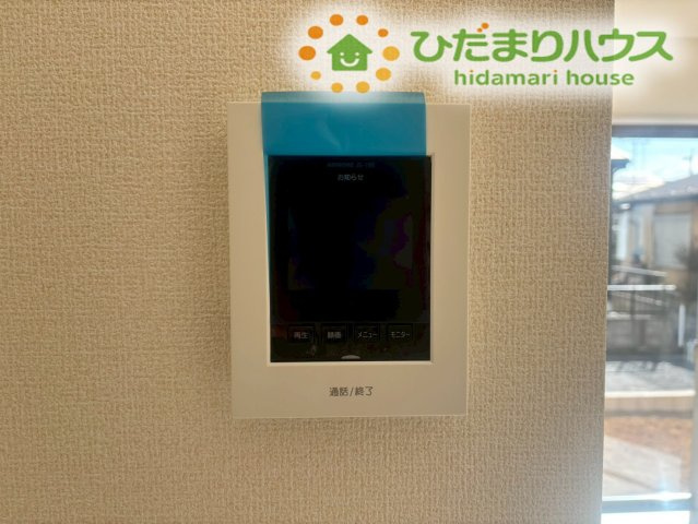 嵐山町志賀　第2　新築一戸建て　リーブルガーデン　01のセキュリティ|来客を映像で確認できるインターホンです！
誰が来たのか一目でわかるので、お子様のお留守番時や、家事で手が離せない時でも安心して対応できます。