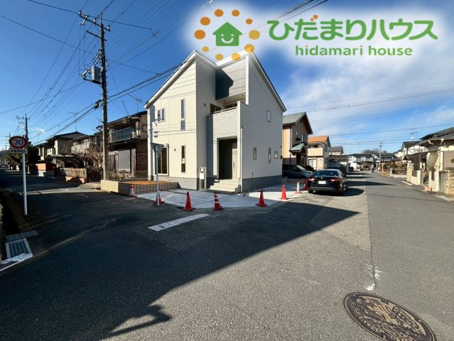 嵐山町志賀　第2　新築一戸建て　リーブルガーデン　01の前面道路含む現地写真|東南角地につき日当たり・通風良好！
前面道路幅6.6ｍあるので、お車の出し入れもラクラク行えます◎