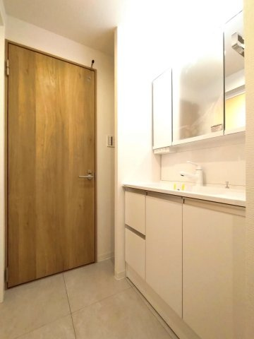 サニークレスト湘南八景2の独立洗面台