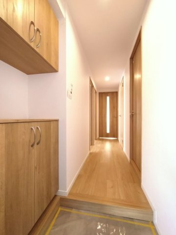 サニークレスト湘南八景2の玄関