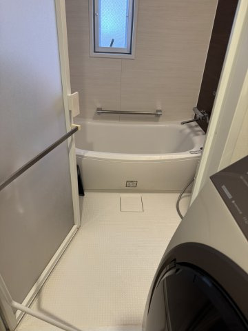 ベアーズコート桑江Ⅲ　4階の浴室