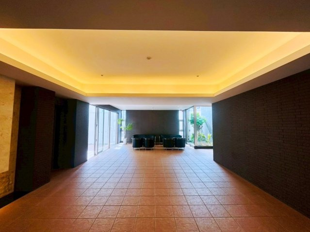 ベアーズコート桑江Ⅲ　4階のエントランス