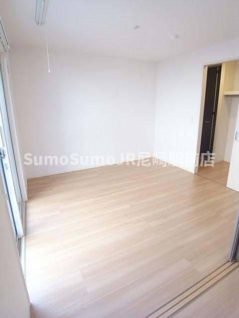 エスペランサ西難波の寝室|ゆとりの広さです