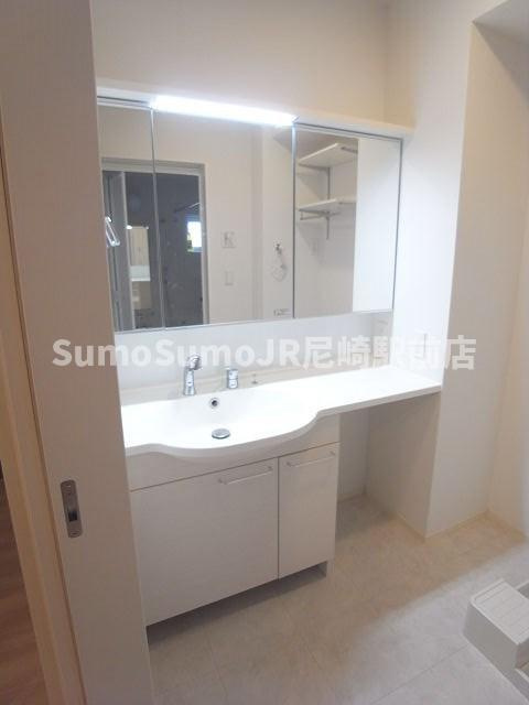 エスペランサ西難波の独立洗面台|独立洗面台あり、毎朝おしゃれに忙しい女性の方におすすめです