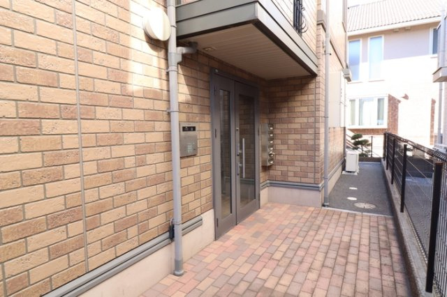 サニーコート８ のエントランス