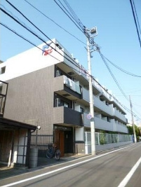 【外観】 | スカイコート中村橋第3 | 鉄筋コンクリート造のがっちりとした建物。