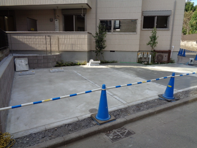 マノワール　サクラの駐車場