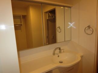 【洗面所】 | エスト出町 | 【エスト出町】202 洗髪洗面化粧台