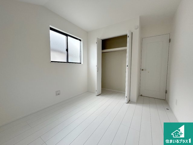 14(土)15(日)現地説明会　堺市南区高倉台　全3邸の洋室|シンプルな洋室は、自分好みのインテリアが楽しめます♪ご家族とインテリアや家具を選びに行くのは新築購入時の醍醐味の一つです。ぜひお楽しみください♪