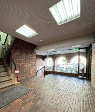 ロイヤルハイツ富士のエントランス