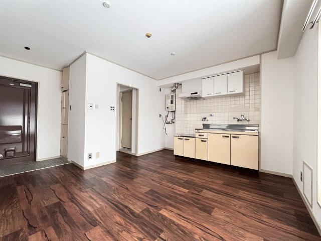 ロイヤルハイツ富士の洋室