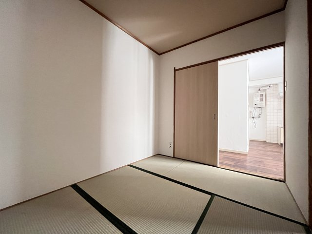 ロイヤルハイツ富士の和室