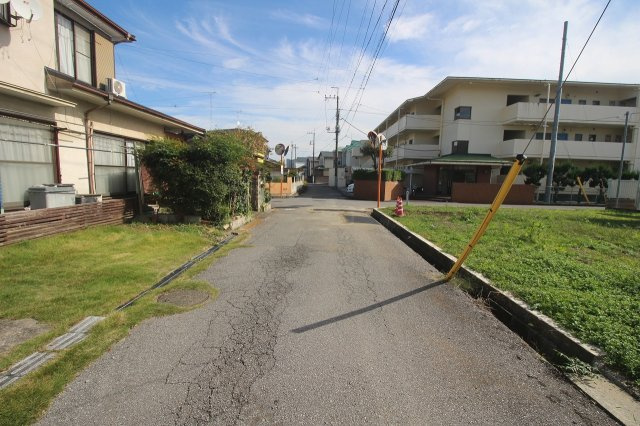 壬生町幸町1丁目の前面道路含む現地写真|北東側道路（2025年10月撮影）