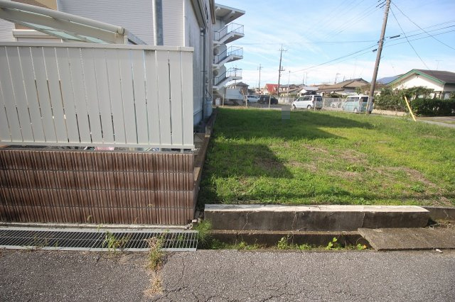 壬生町幸町1丁目の外観|南西側との境界部分（2025年10月撮影）