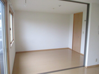 【洋室】 | リーベンルーチェ