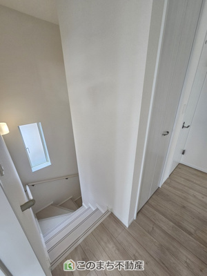 【内装】 | ハートフルタウン宇都宮市今泉町2541番　C号棟 | 手すり付きで小さなお子様にも安心の階段スペースです☆