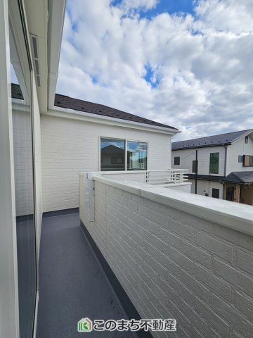 ハートフルタウン宇都宮市今泉町2541番のバルコニー|南向きの大型バルコニーは陽当り良好で、たっぷりのお洗濯物もよく乾きます！
