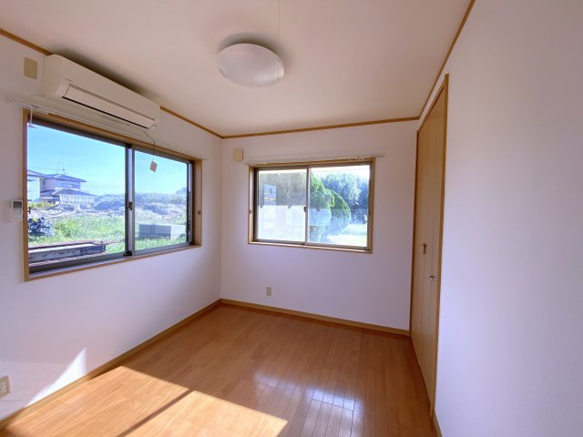 白子町剃金貸家の洋室