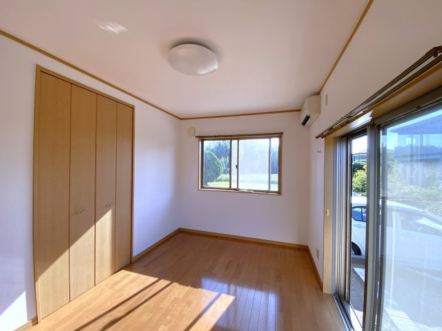 白子町剃金貸家の洋室