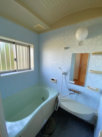 白子町剃金貸家の浴室