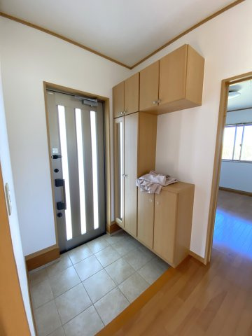 白子町剃金貸家の玄関