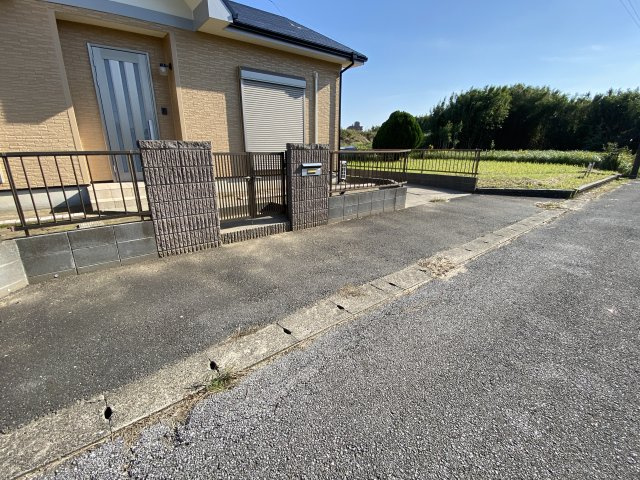 白子町剃金貸家の駐車場