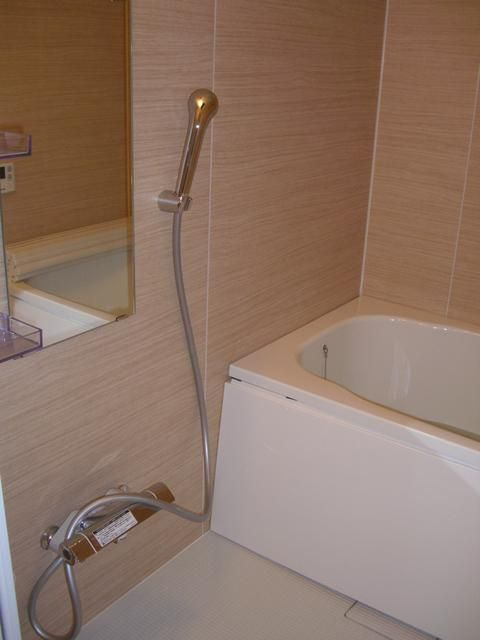 レーヴエスチュエールⅦの浴室