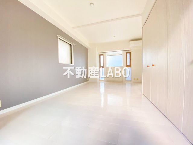 メロディハイム東帝塚山の洋室